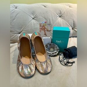 New, NIB, Tieks Lovestruck ballet flats perfect condition size 8